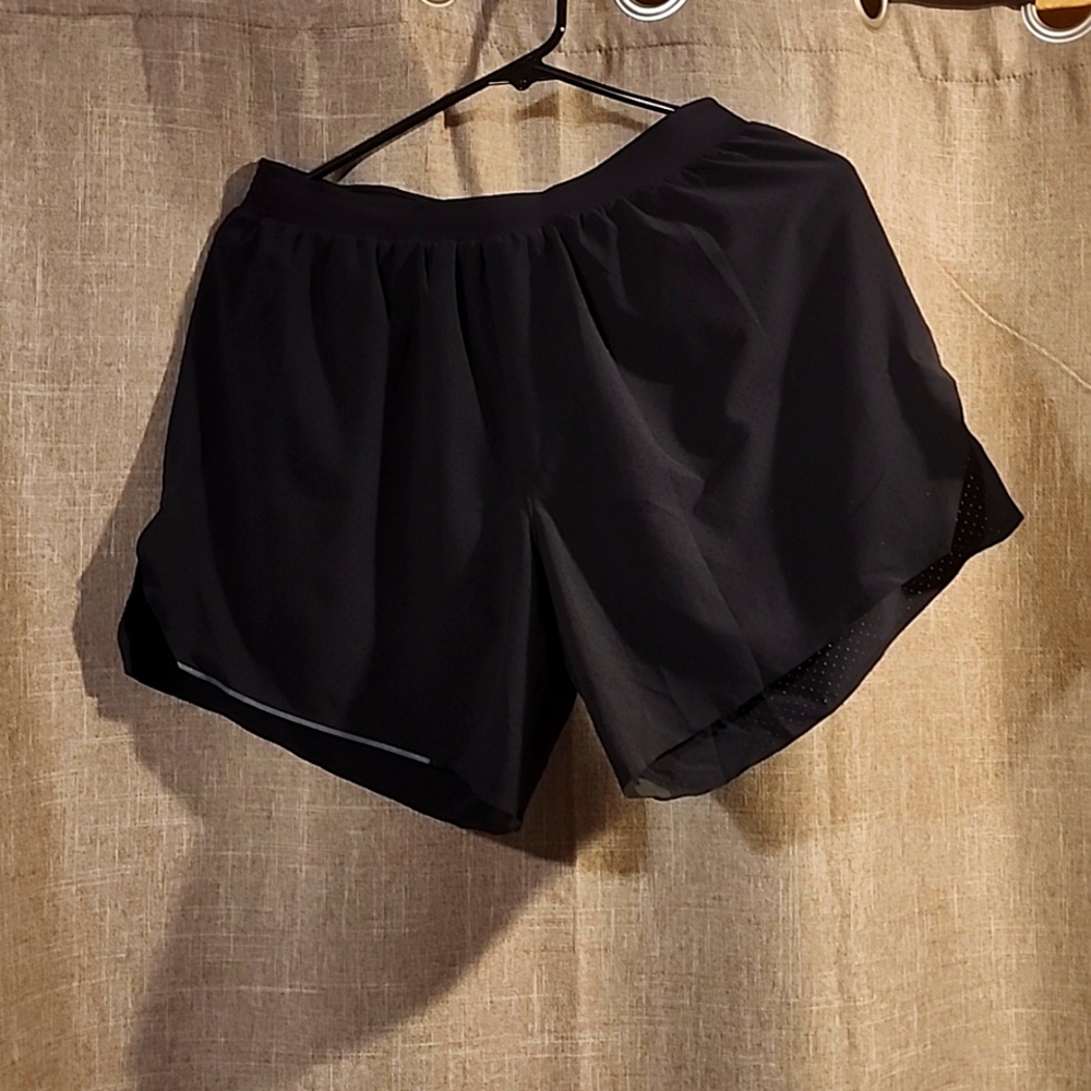 Lululemon 5" athletic lined shorts